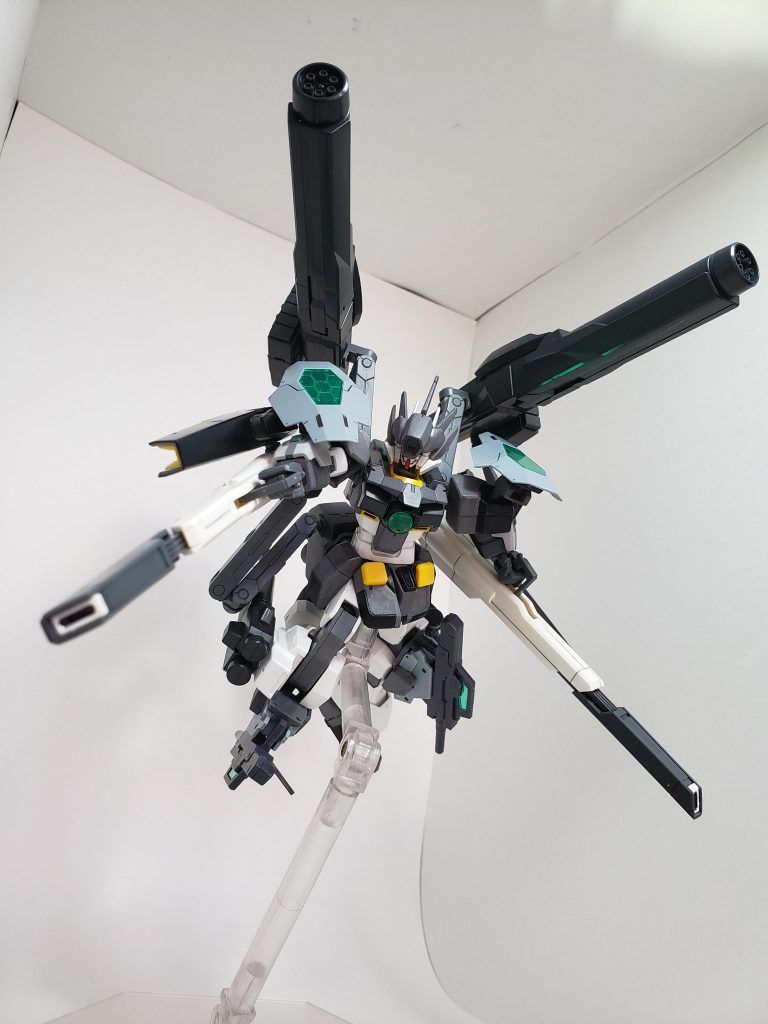 ブンドドショット
2連装ハイマグナムカノン構え
見た目サテライトキャノンのまんまですが、マイクロウェーブも無しで撃てるのにサテライトとはこれ如何に…と思ったので名称は変えてます