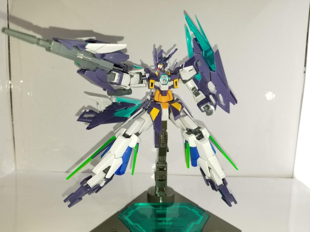 GBN全体が例の電子生命体とやらの一件で騒がしい中、フォース「BLDTroiaS」のリーダー、タヌベロスは騒動をそっちのけでガンプラ作りに取り組んでいた。

チャンピオン「クジョウ　キョウヤ」とその愛機「ガンダムAGE2マグナム」
その強さの片鱗に触れるべく、形だけでも似たガンプラを作っていた。
もちろん、あの機体は彼のガンプラ。まったく同じものを作っても意味がない。
[ガンダム00トロイアメテオ](https://gumpla.jp/hg/48007)の時と同じように、自分なりのアレンジを加える。
そうして完成したのがこの*ガンダムAGE2インスパイア*だ。