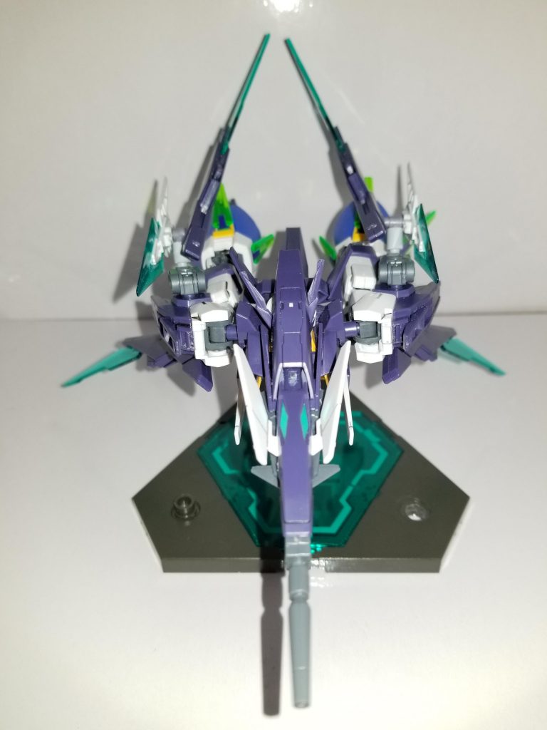 追加されたパーツの影響でシルエットは大きく変わっているが機能はほぼそのまま。
この状態でもCファンネルが展開できるが、ファンネルを置いてけぼりにしてしまうかもしれない。


つたないガンプラですが、ここまで見てくださってありがとうございます！

初心者フォース「BLDTroiaS」のコンテスト対象ガンプラは、これを投稿する前で6機。

合計閲覧数約2200回

合計評価210

フォースメンバーや、twitterでRTしてくださる方、閲覧して評価を押してくれる皆さんのおかげで、初心者集団の合計数としては当初の予定を大きく超える結果になっています。
これもガンプラというコンテンツの持つ力、ビルドダイバーズというアニメの影響力、そして何よりガンスタさんが使いやすく見やすいからだと思っています！
ダイバーズコンの予選は残り1か月程になりましたが、今後も様々な作品が増え、リアルGBNが広がっていくことを祈っています！


追伸：プレバンでいいんで、EXカリバーやスカイの必殺剣、タイガーウルフの必殺とかあの辺のエフェクトをまとめた商品作ってください。よろしくお願いします。