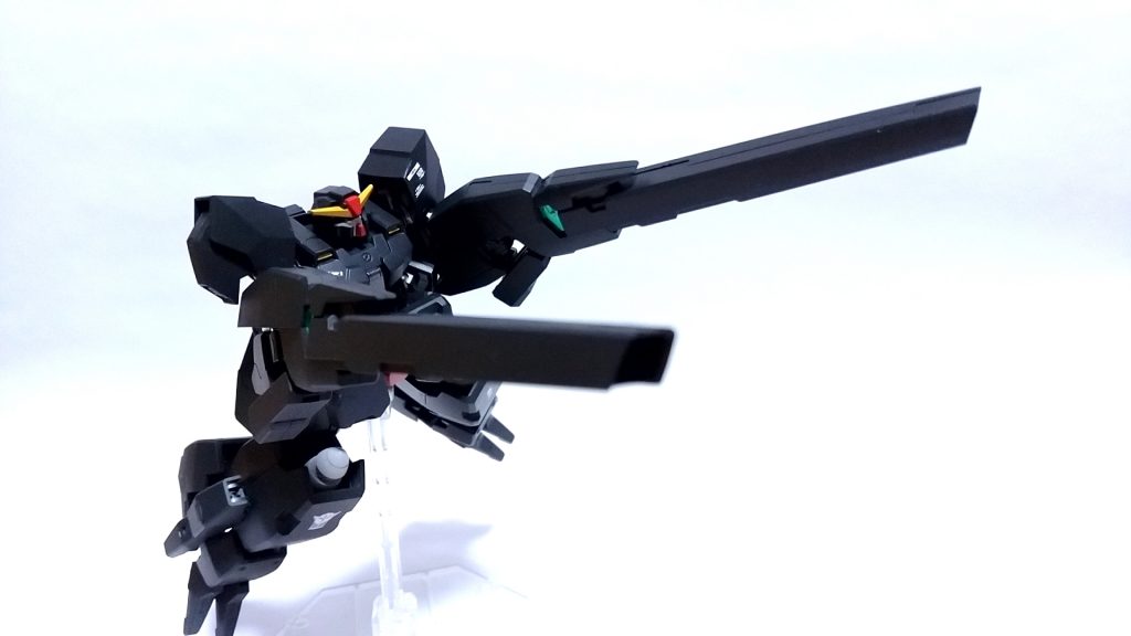 こちらはラファエルから分離して突撃しているポーズです！劇中だとまともに動いているシーンはほとんど無かったのが残念です