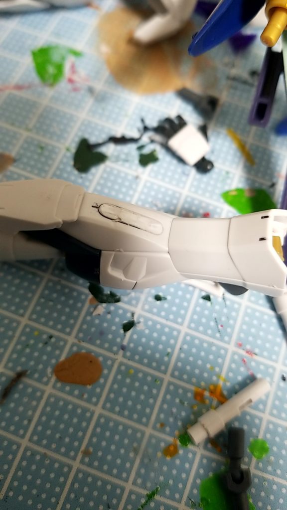 問題の脚
ストライクフリーダムの脚を使用
ここの膝部をピンバイスで削って