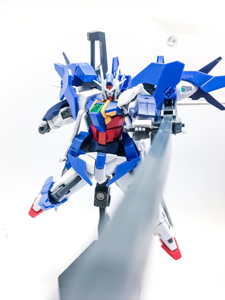 ## ロングライフル
デスティニーの武装を参考に制作された高出力砲
尚、試合状況により、バスターソード二対やロングライフル二対に武装を変更する事がある