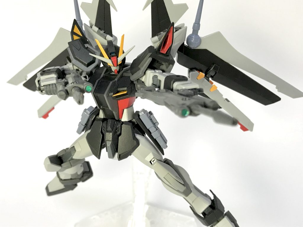 高エネルギービームライフル
可動範囲が広いのでポーズもしっかり決まります。