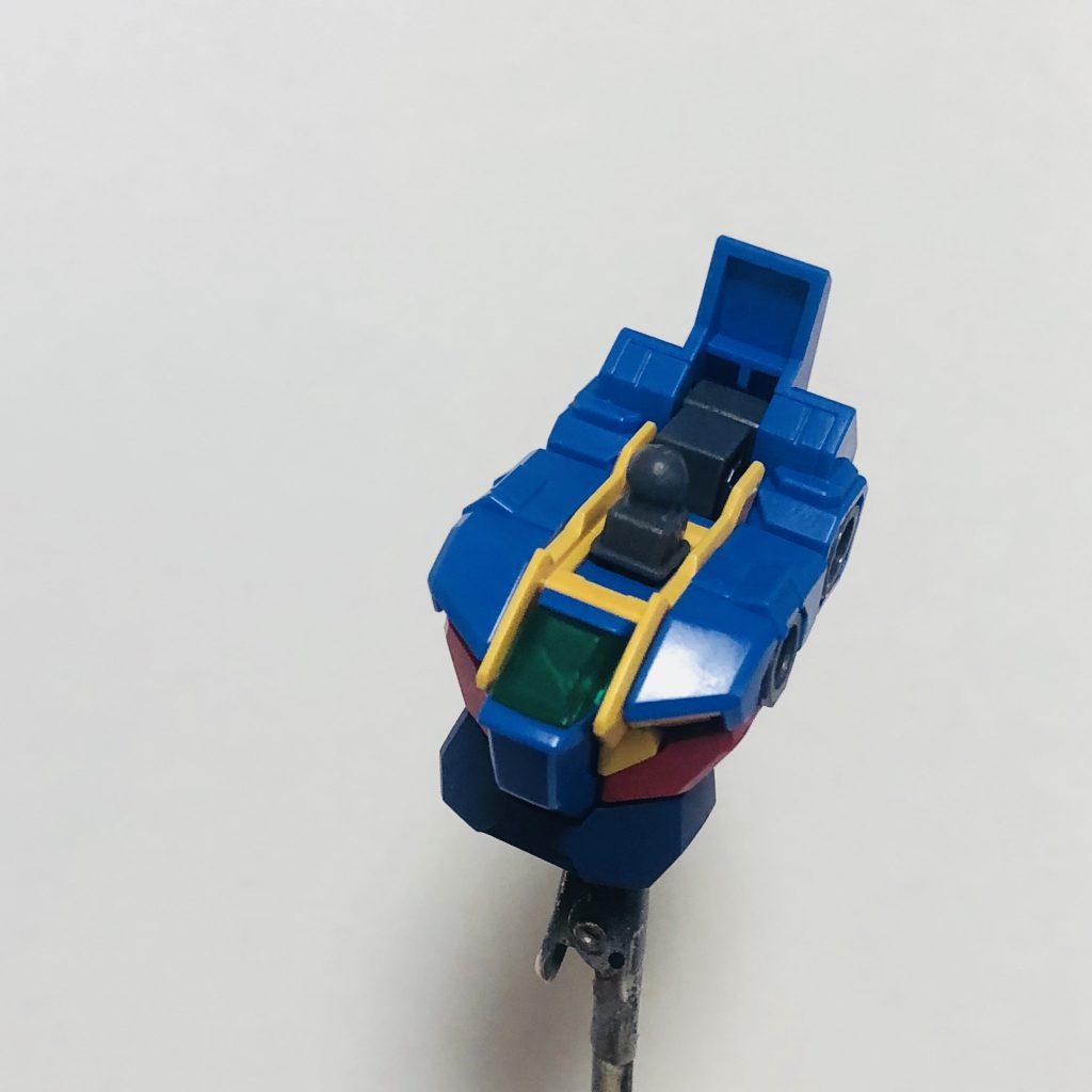 パーツを組んだ状態。クリアパーツの中に傷があるのが見える？