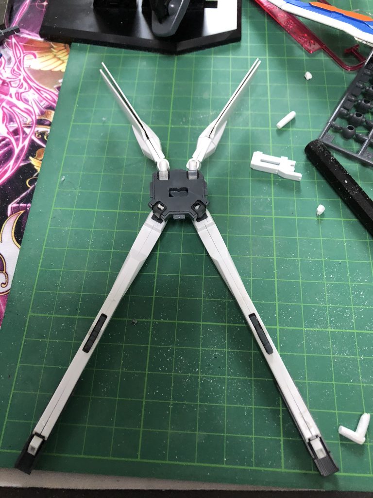 取り付けた様子です。サテライトキャノンは干渉と保持の問題で次の写真の様な接続方法にしました