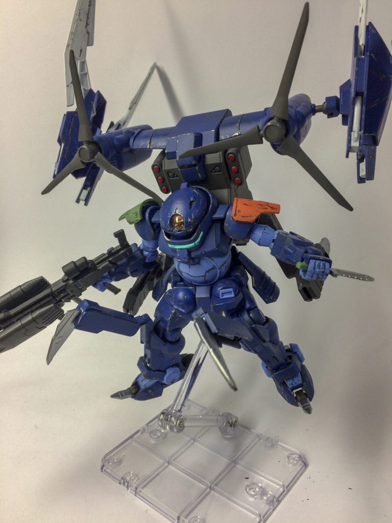 ティルトローターパックによる追加武装により、一気にに近づき近接武装で仕留めるというのが主な戦闘スタイル