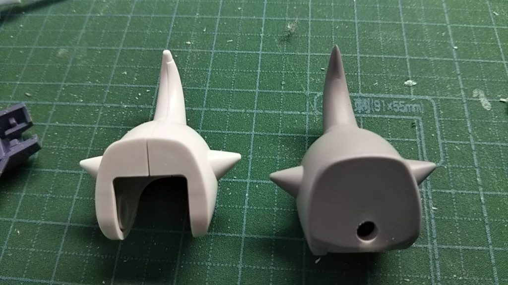 肩アーマーをモナカから差込に変更