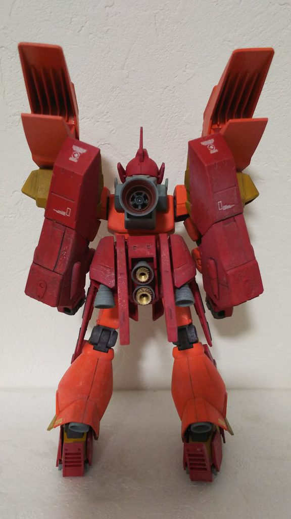 ビルダーズパーツのスラスターを取付け。元々のバーニアも金属パーツやビルダーズパーツで少しディティールアップ。メッサーラの腕がでかい・・・。