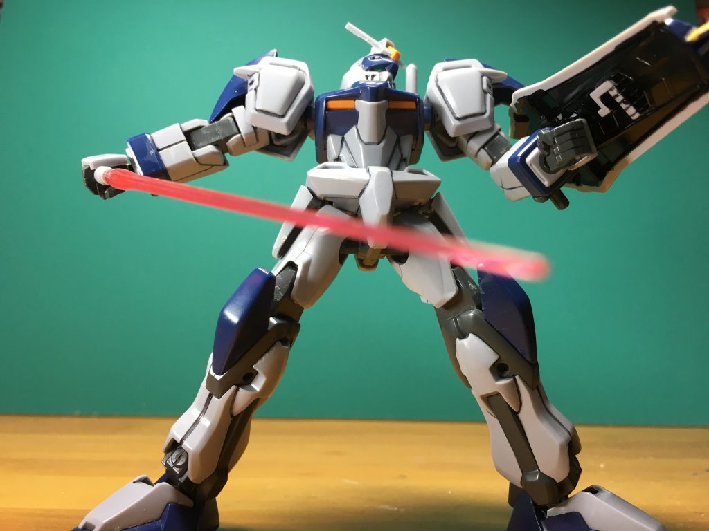 　塗装はすべてガンダムマーカーです。
黄＝ガンダムイエロー
白＝同ホワイト
黒＝同ブラック
緑＝同アイグリーン
グレー＝同グレー