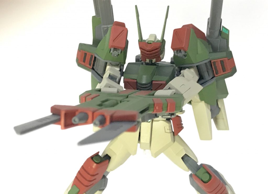 複合バヨネット装備型ビームライフル連結。
良く動くので構えは問題なしかと思います。