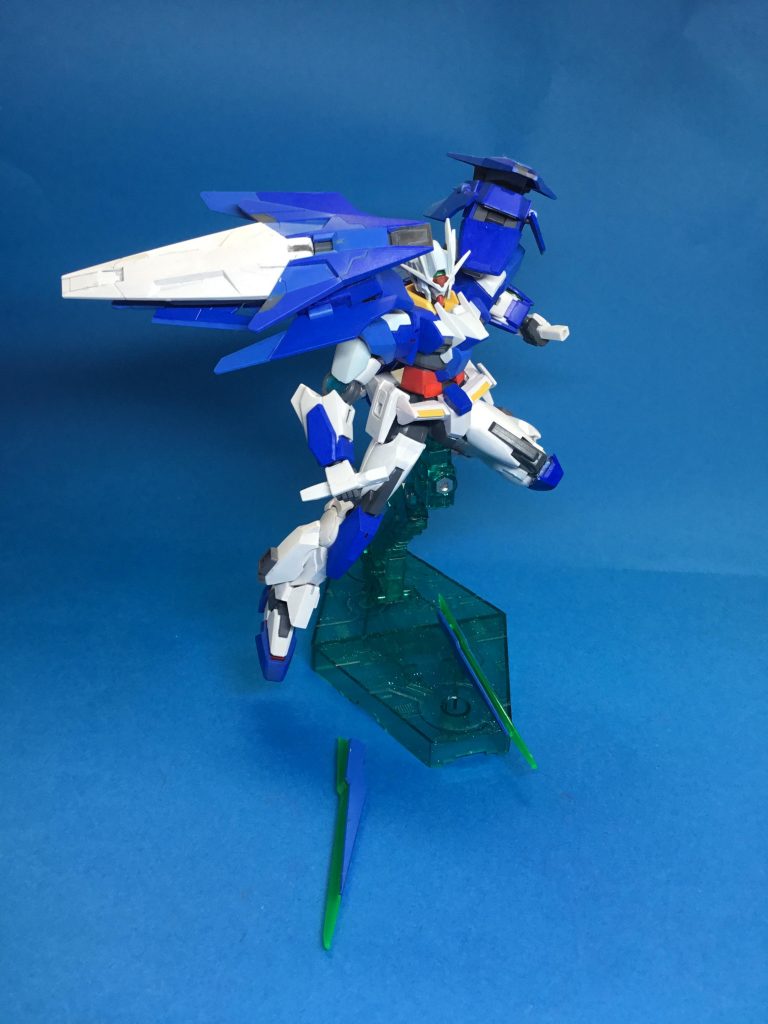 *GNビームサーベル**GNソードビット*固定武装。(ビーム部分は合う物がありませんでした。すみません(ーー;))