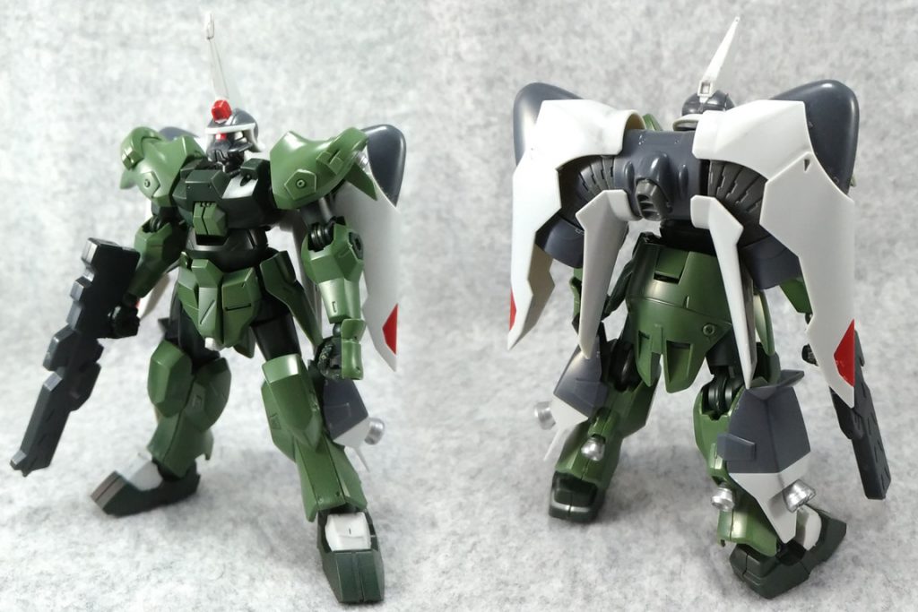 前後
バーニアだけ塗装。
バックパックはランナーで結構無理やりつなげてます。
穴の幅が微妙に合ってない。