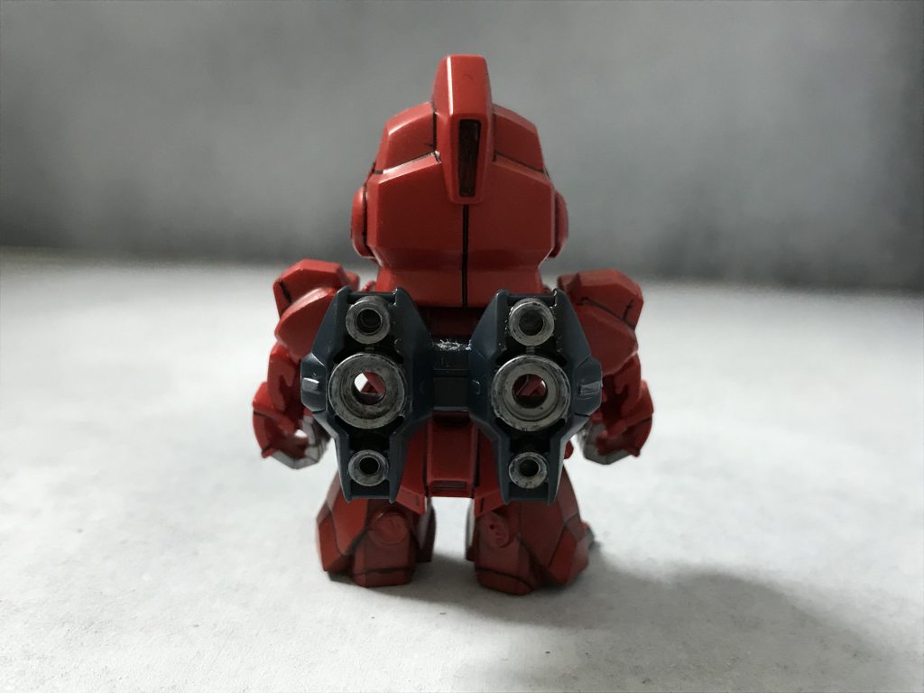 あとサブカラーにはエナメル塗料の黒と銀を使いました。
カラーリンクも以前に作った百式・紅に近いです。