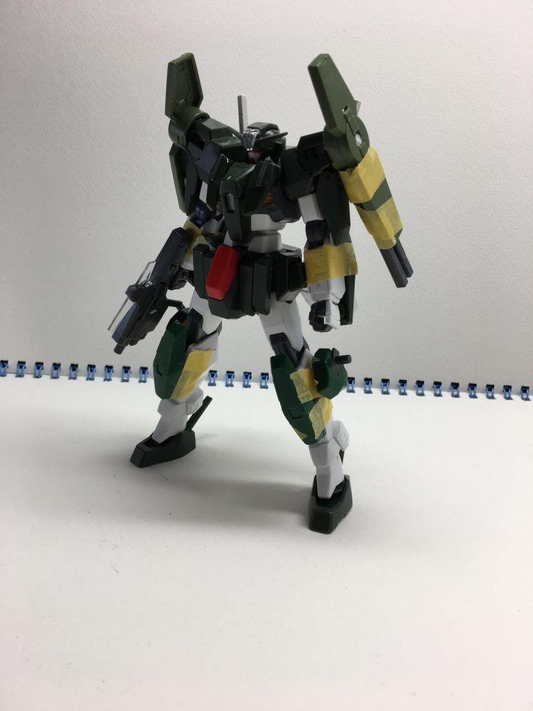 追加武装はグレイズのブースターにアリオスのライフル、デュエルASのレールガンを接着。