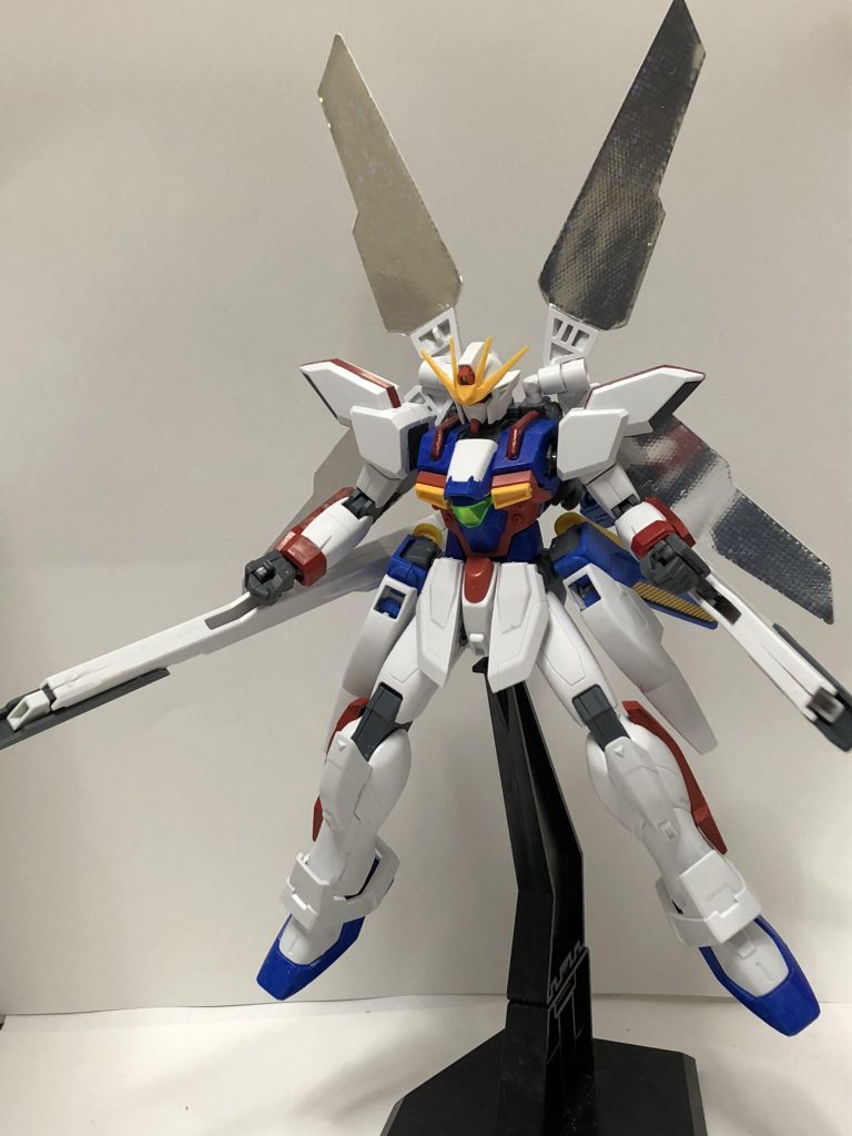 Xと言えばサテライトシステム。同じくビルドファイターズ系列の｢ガンダムX 魔王｣のV字に配置されたリフレクターと｢ジェガンブラストマスター｣の2門のサテライトキャノンの要素を足しました。