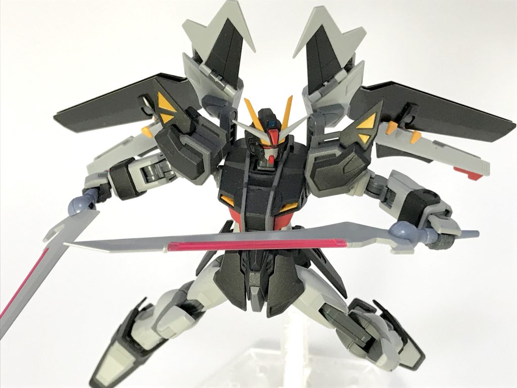 フラガラッハ3ビームブレイド
問題なく持たせる事ができますが、少しゆるいのでグリップを太らせても良かったかもしれません。