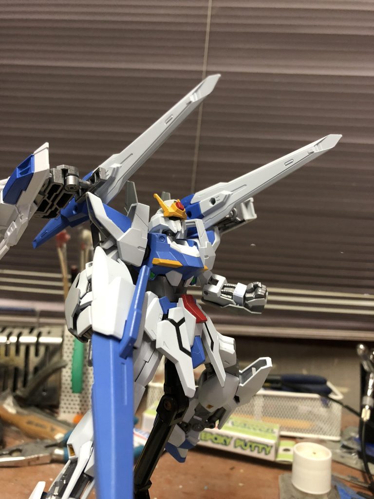 バインダーキャノンα 射程が長く高威力だが連射が効かない。主に敵拠点や艦船等大型の目標に使用される。