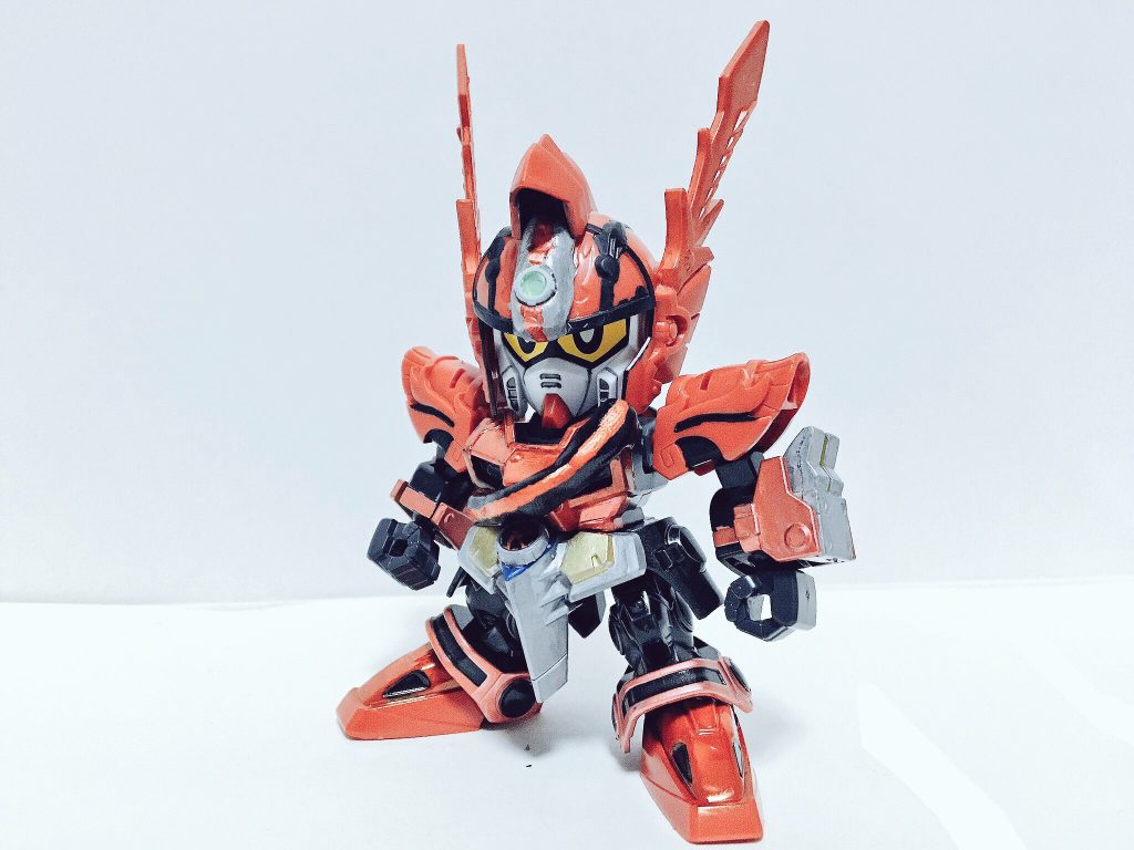 フロント。前腕は左右非対称になってます。胸タイヤはパテ。