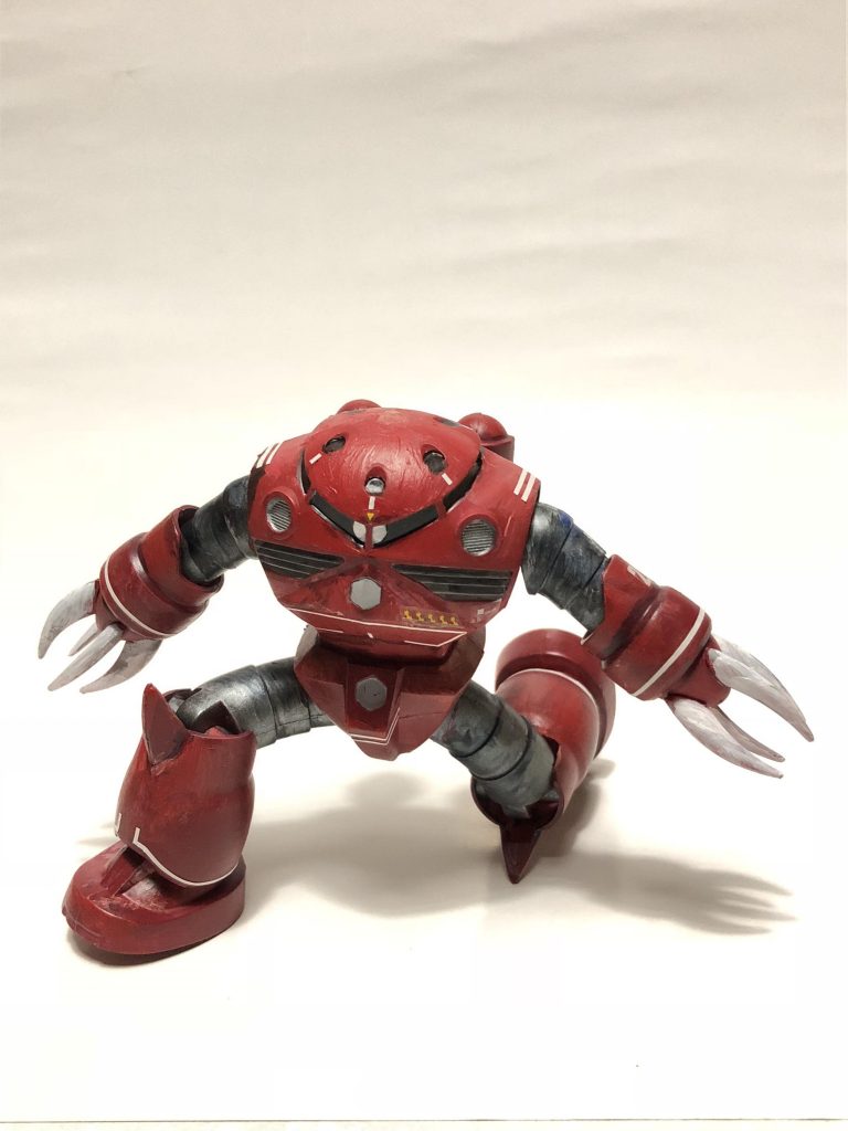 「赤いモビルスーツ…シャアかっ!!」ファンファンぶっ叩いたあとのポーズで〆です☆