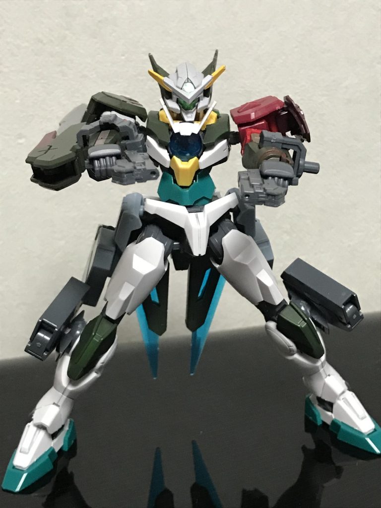 GNハンドガンを構えてみたり…