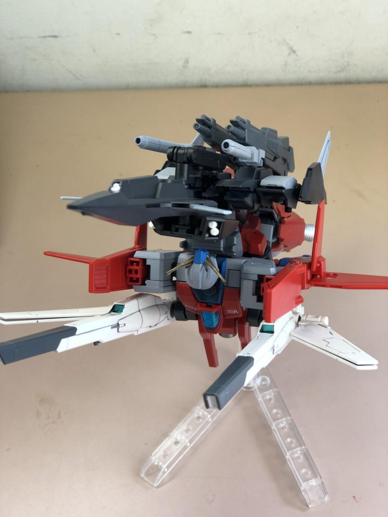 サテライトキャノンを装備してもしっかりと変形が可能です