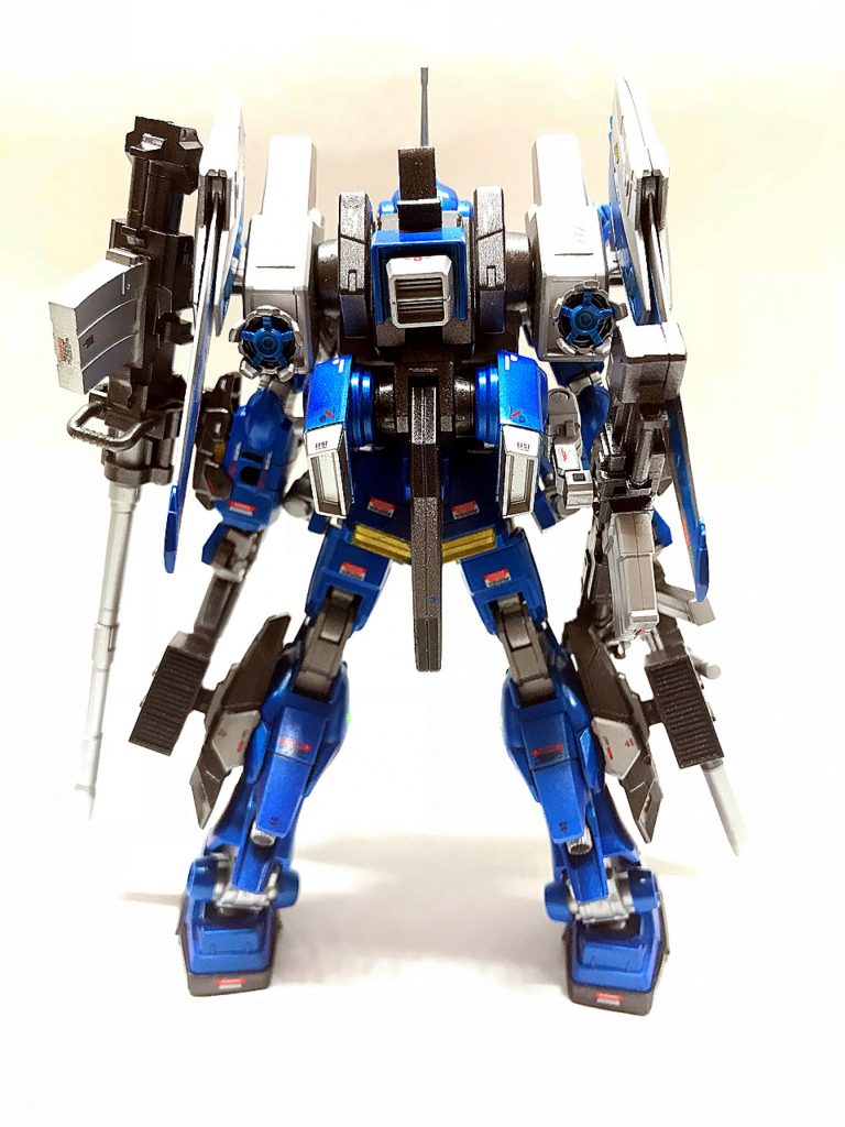 リアビュー。いろいろいじくった結果、ゴツゴツになりました(笑)