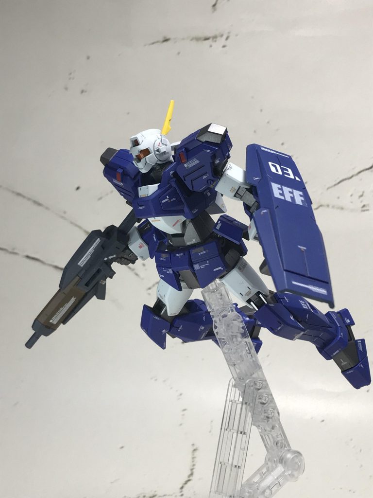 宇宙空間での移動イメージ可動が優秀なので、何気ないポージングもイメージ通りに動かせます。