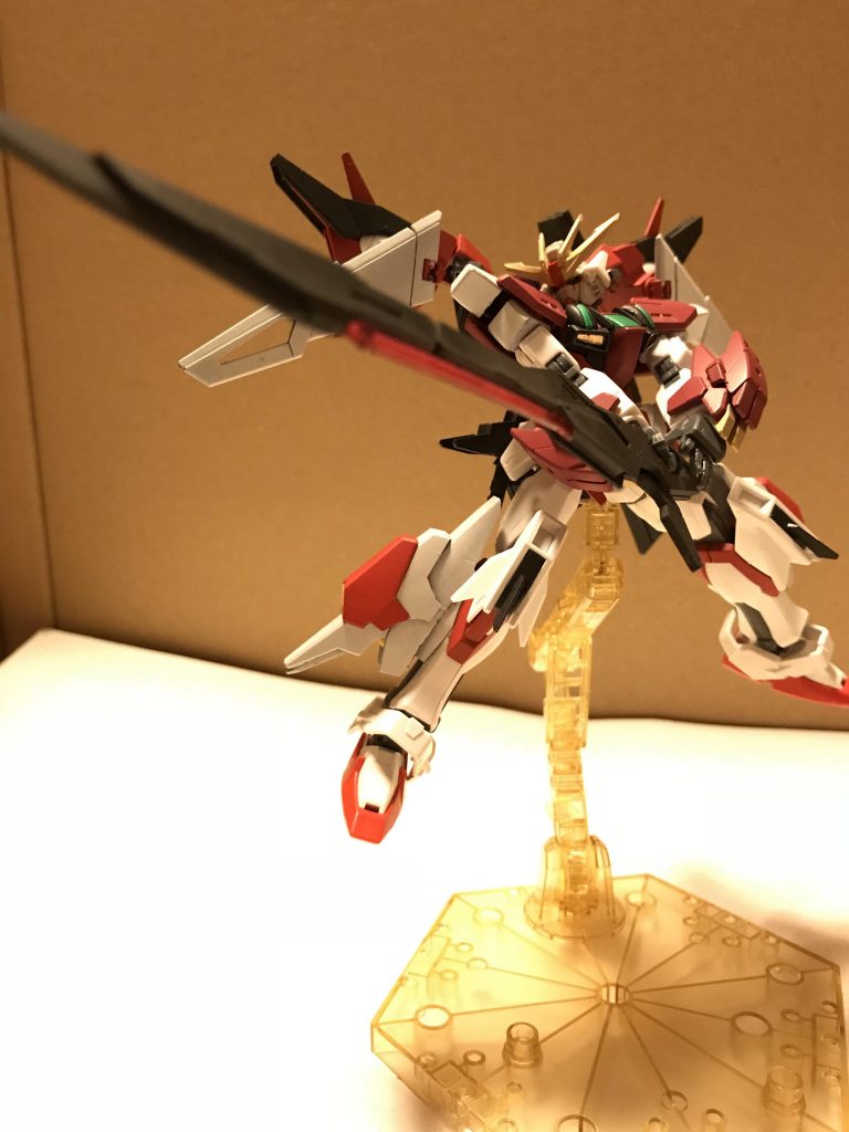 バスターソード
デスティニーのアロンダイトから発展させた武装でアロンダイト以上の切れ味を誇る他必殺技使用時には芯の役割を果たす