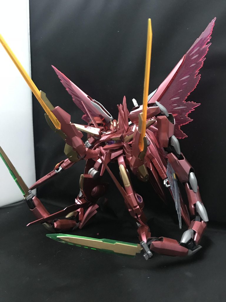 ボリューミーなので撮影スペースに中々収まらず。
ファングコンテナの裏にエルフブルックの脚があるんですが色が同じで目立たない……補修時にリペイント予定。