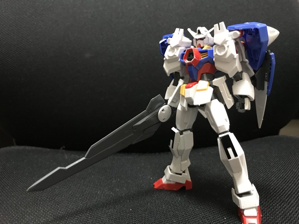 ちなみにこの武器を持てばエネルギー的にはGNツインドライブを搭載時に近くなり、トランザムもできますが、解除後機体の性能によっては機体が壊れるかもしれません。
旧ザクでつかったら分解しそう。
なので、AIの判断によってはトランザムできないかも知れません。