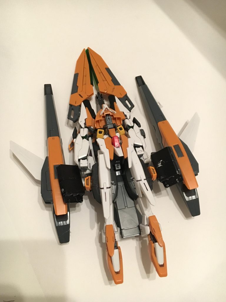 裏面(*_*)足のミサイルは可動します。