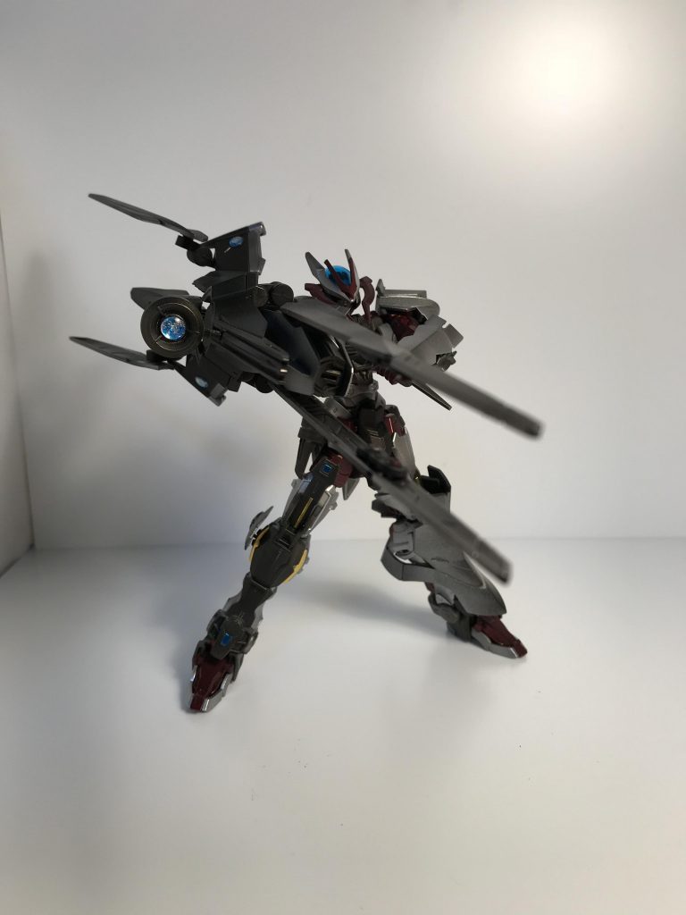 Bスマートガンモード。
Dエクステンションから軸可動とブレイドドラグーンの入れ替え、中央部へのジョイント追加と組み換えで移行。
水色部分にはHアイズを使用。