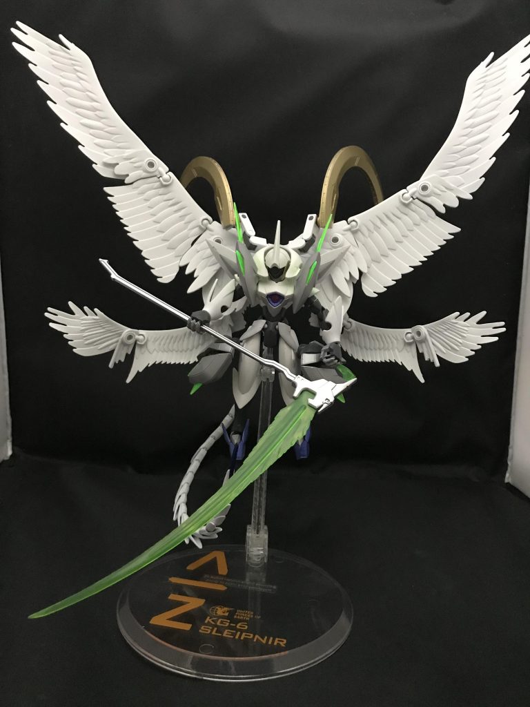 スカイハイウイングを有効に使えないかなと思い、色々付けてみました。
天使イメージでしたが、尻尾でちょっと禍々しさを表現…。