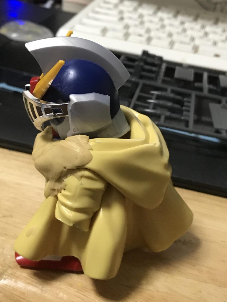 ふみなパイセンのパーカーを外套に見立てたことから始まった。