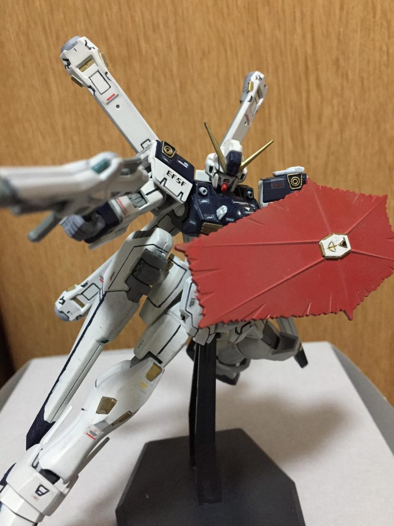 左腕はf91のパーツなので。ビームライフルは少し加工して持てるように。