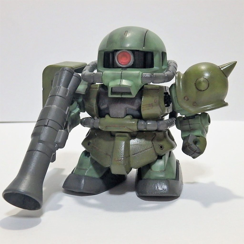 モノアイをビルダーズパーツに変更。フロントスカートに筋彫り追加。ビーズ埋め込み。