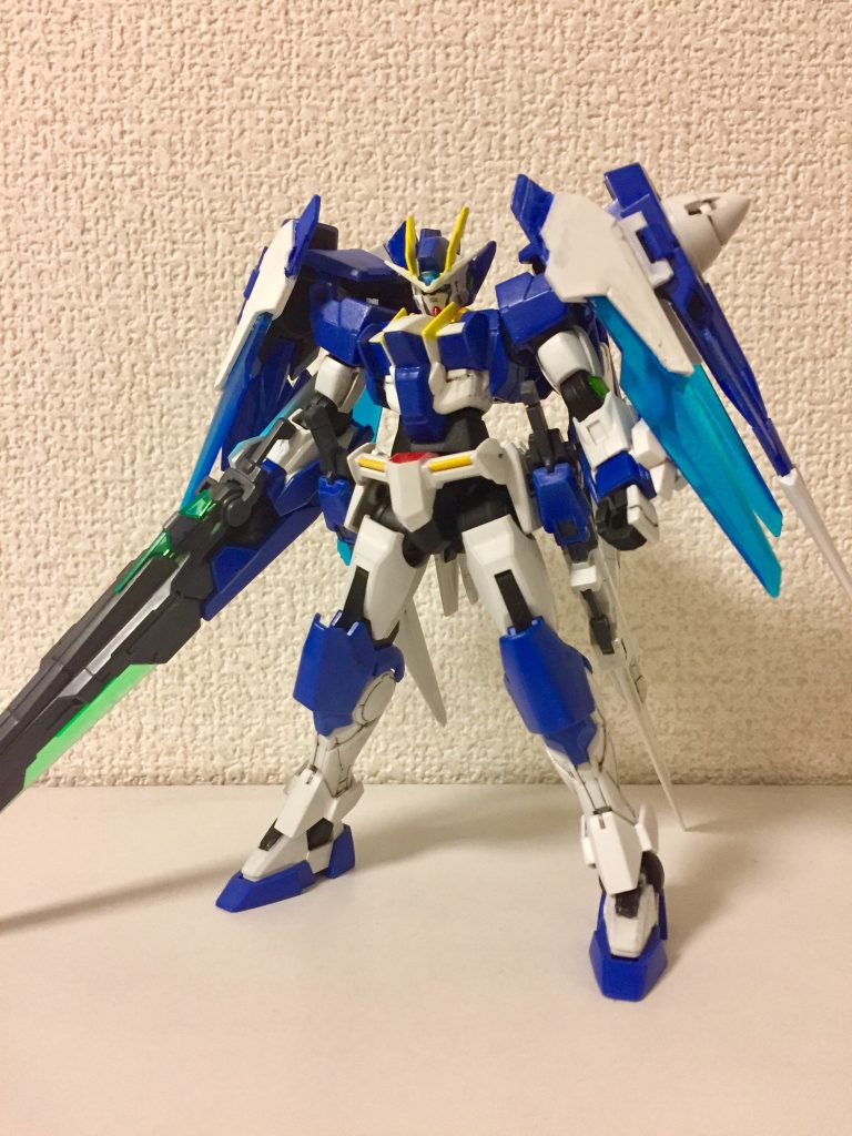 フルアーマーフォーム
本機のオリジナル形態。通常形態をベースにダイバーエースのブースター、GNドライブにスーパーGNソードⅡの刀身を搭載し、新たにGNソードIIブラスターを装備している。
主に複数の相手と同時に戦闘することを想定し、武装も一番多い。