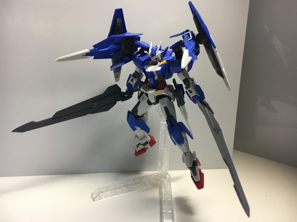 スーパーGNソードⅡ
ダイバーエースで使われたGNソードⅡの強化型でコーンスラスタ基部に固定装備として装備された。先端を射出可能で新たにアイズガンダムのアルヴァアロン砲と同じように砲撃が可能になった