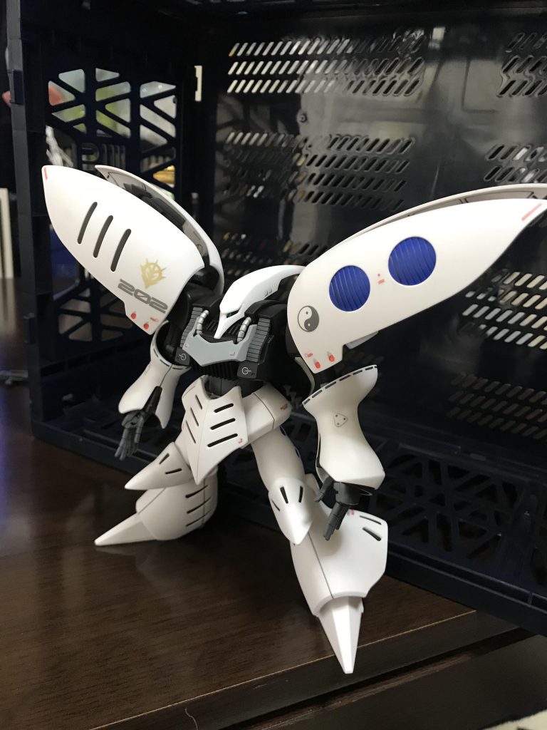 黒とグレーで塗装、モノクロな感じですね。