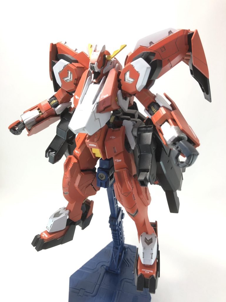 太マッチョ。胸の装甲はバルバトス第3形態から引っ張りました。