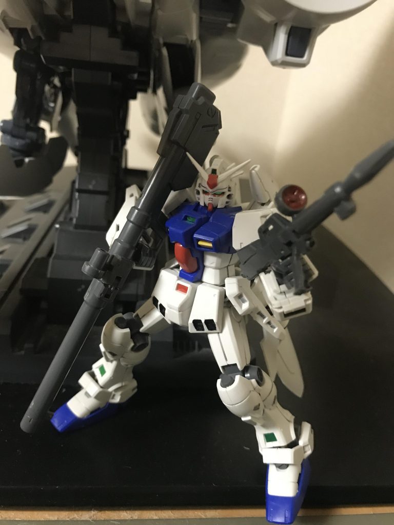 ステイメン単体で。各所色の足りないところはマーカーで塗っています。プラ関節なのでユルユルになりがちですが普段はデンドロビウムにして飾っているので問題はないです。フォールディング・アームのついた前腕はヒジ関節と一体になっており、その先は3ミリジョイントに近いので改造に使いやすいです。