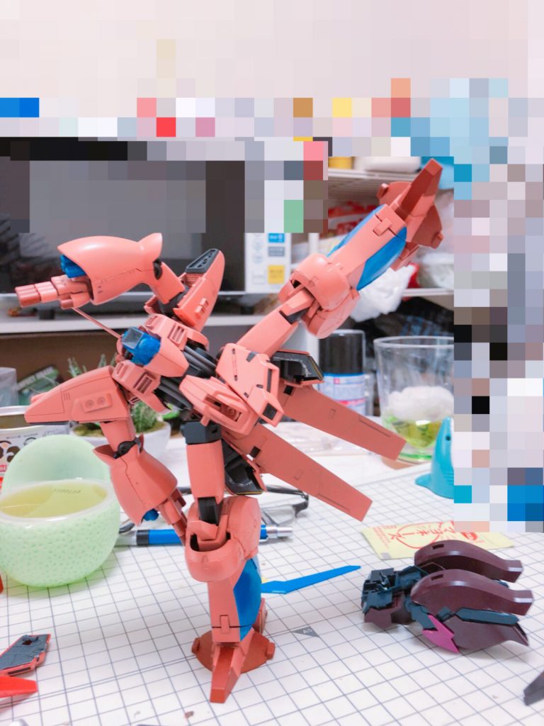 ## アクション
フロントアーマー、サイドアーマーを外さなければ表現出来ませんが、脚が特によく動きます。