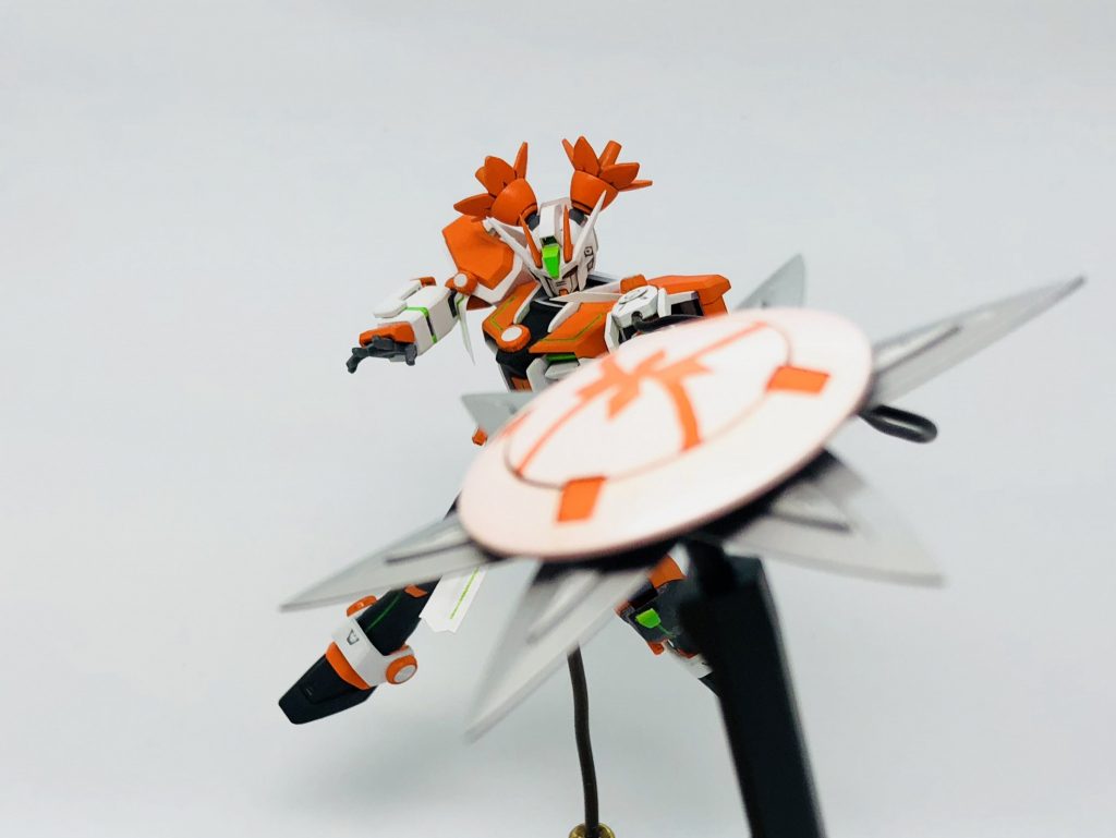 武器の旋刃盤はワイヤーで射出状態にできます