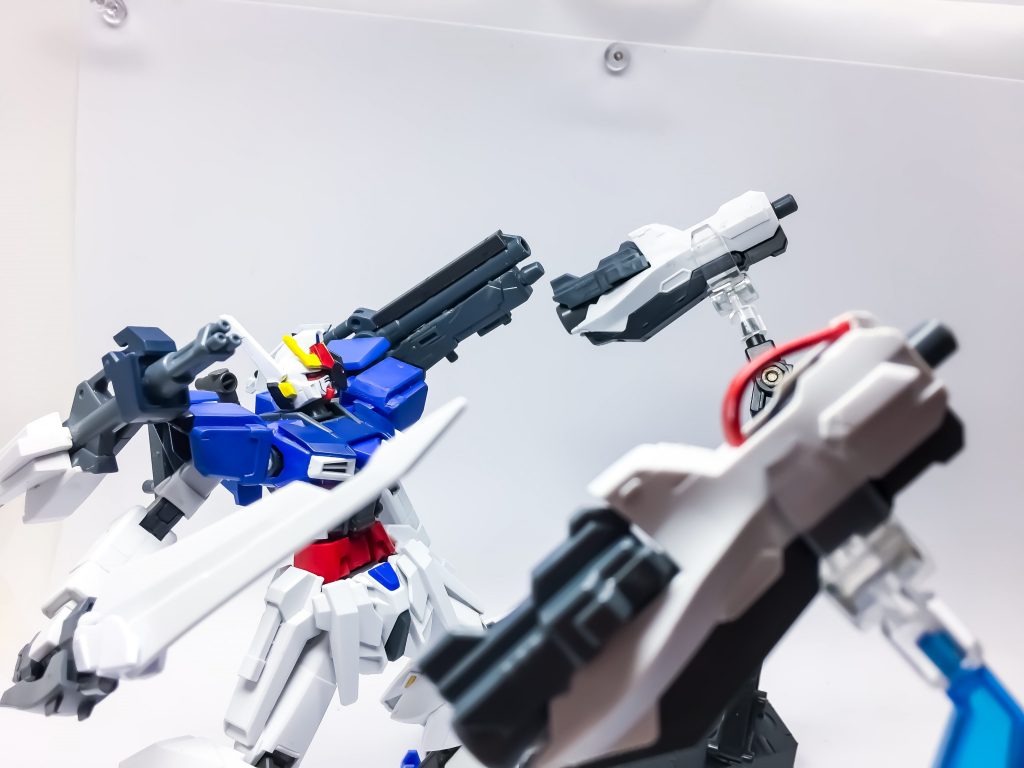 ## ビームファンネル
R2ライフルにリアクトジェネレーターをドッキングする事で使用可能。
ジャミングには弱いが、予め動きを決めておけばジャミングにより使用出来なくなる事は無い。
動力部が大きいので、その分高威力。