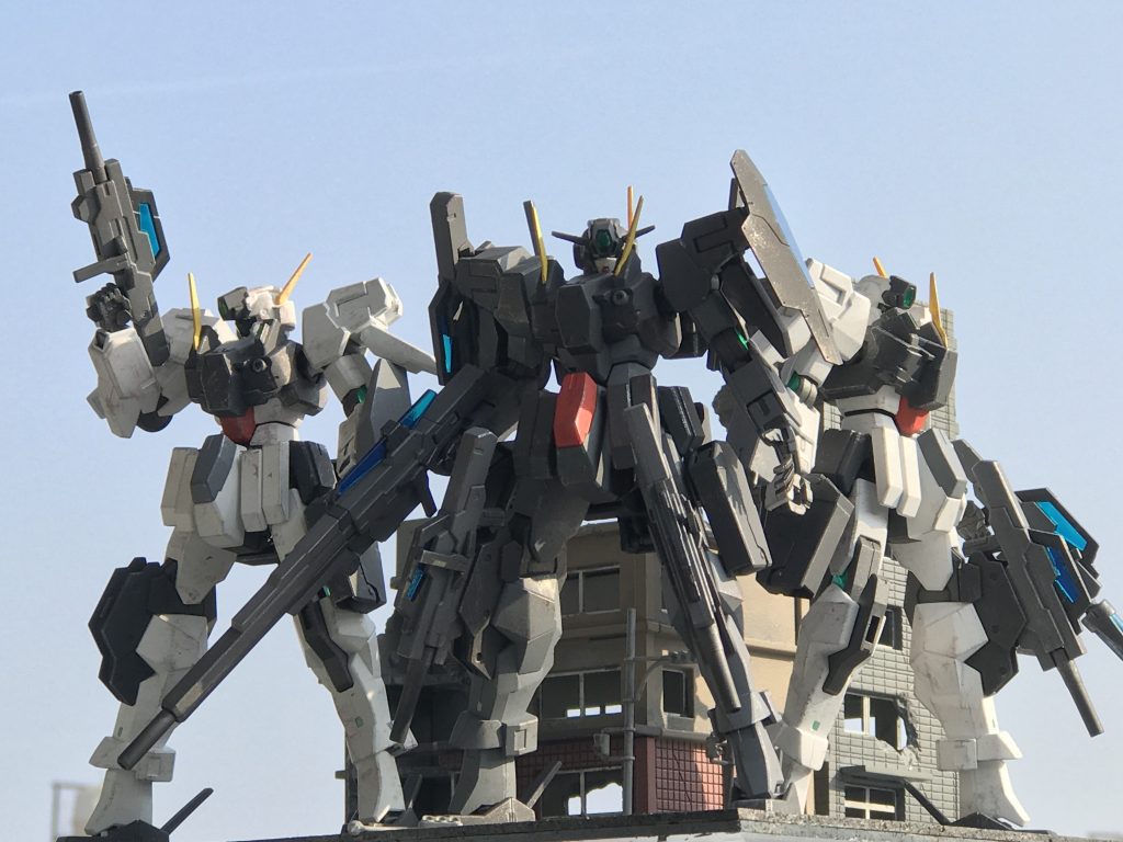 せっかく都市のジオラマを作ったので、自然光のもとで!
自然光で撮ると巨大感が出てくれる不思議です😖