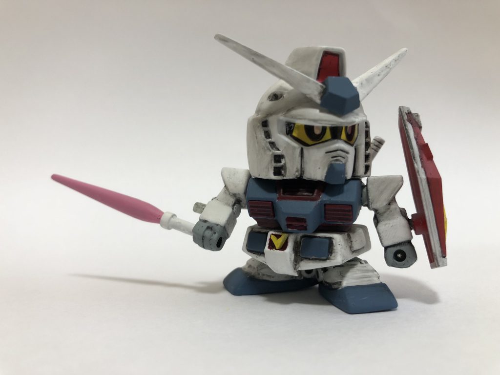 ガンダムは何となくサンダーボルトっぽくしたかったのですこのカラーリングで😃
目のシールはgジェネのから流用しました