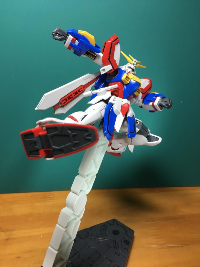 　一番の問題だと思うのが股関節。そのままだと股関節を浅く刺さないと足が左右に上がりません。ハイキックのポーズを取らせるときは股関節の軸を下げないとだめそうですね。ここがちょっと残念。