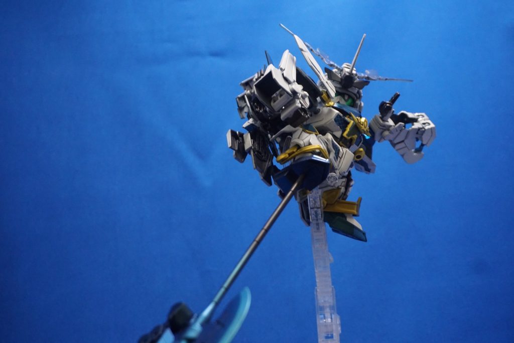 光牙流 奥義 彗星崩し!
全エネルギーをマグナムハルバードに集中した、零丸最大の必殺技!
蹴り技が必殺ってのもニンジャっぽくて良いかなーと…