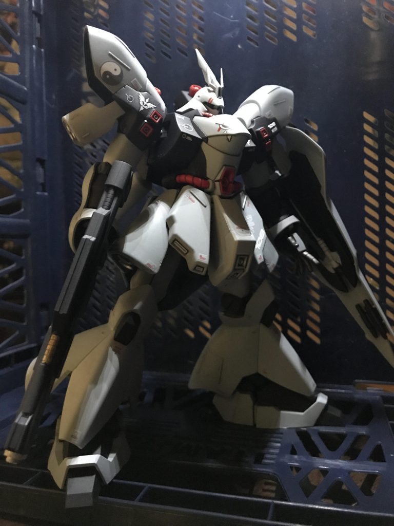 サザビー改〝サラマンダー〟–4枚目/制作者：真樹京介