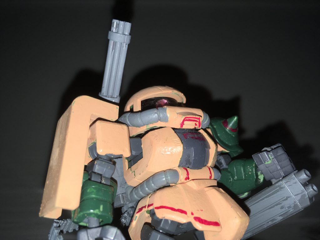 08のグフカスみたいにアオリでいってみました。撮るの下手すぎますね。